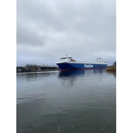 Botel Premium Houseboat Blue Lagoon Lubeck