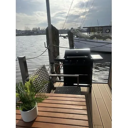 Båthotell Premium Houseboat Blue Lagoon