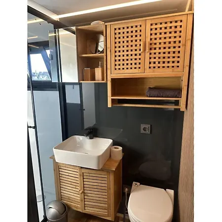 Båthotell Premium Houseboat Blue Lagoon Lübeck