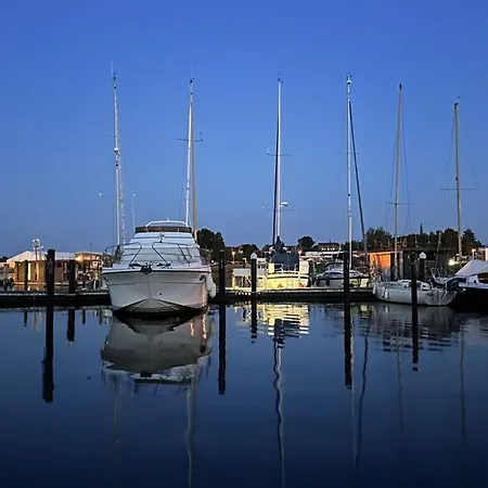 Premium Houseboat Blue Lagoon * Lubeck